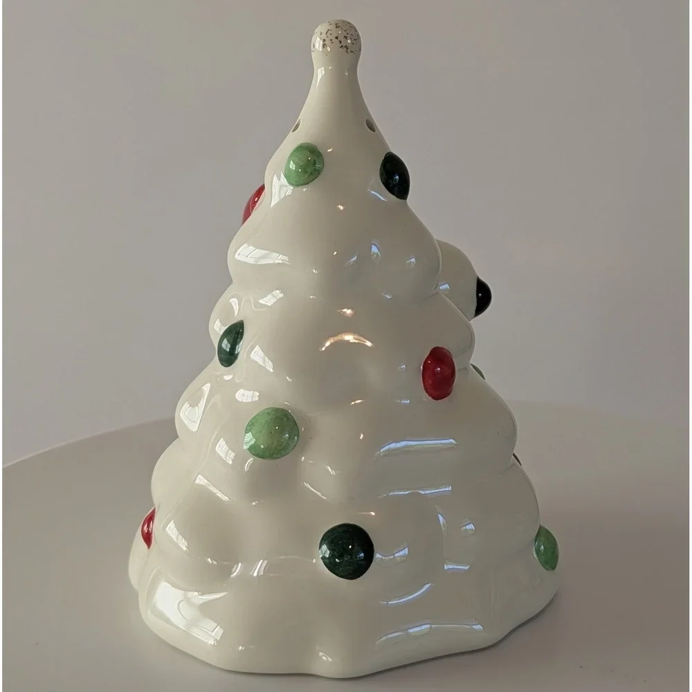 2004 Lenox Charlie Brown & Snoopy Christmas Tree Porcelain Salt & Pepper Set